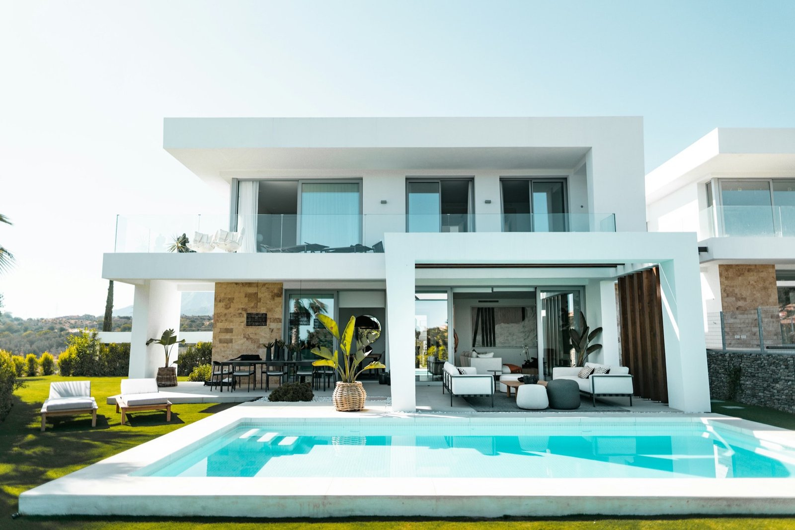 arg bâtiment — hero piscine